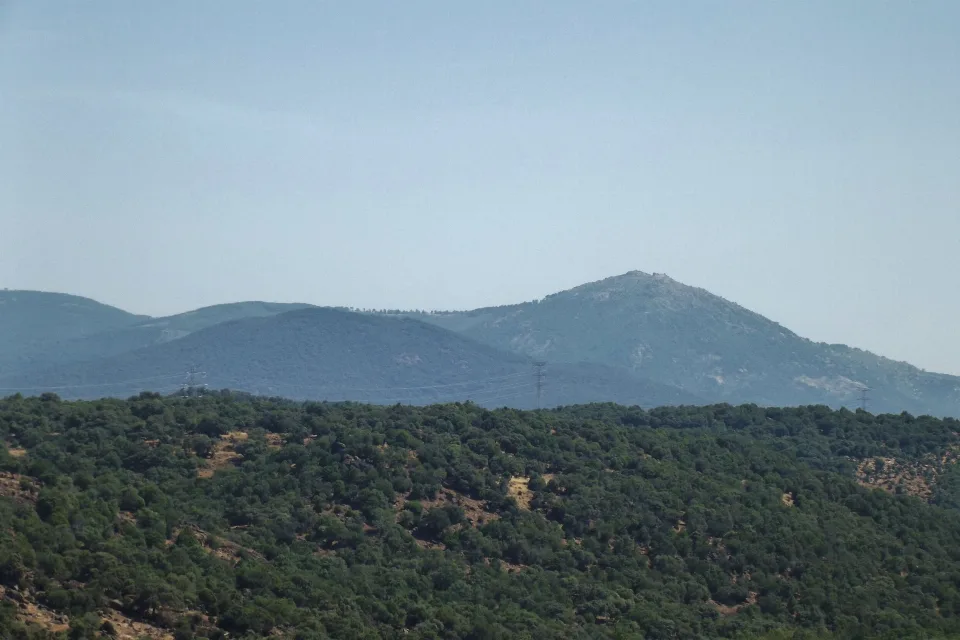 Panoramic view of the Sierra de San Vicente from Pepino, Toledo, Spain